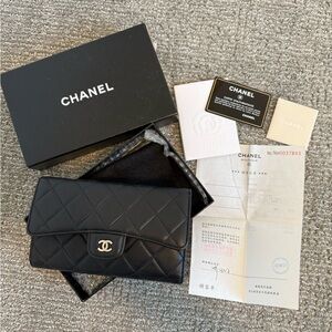 CHANEL Lambskin Black Quilted Leather Card & Key Holder with CC Logo